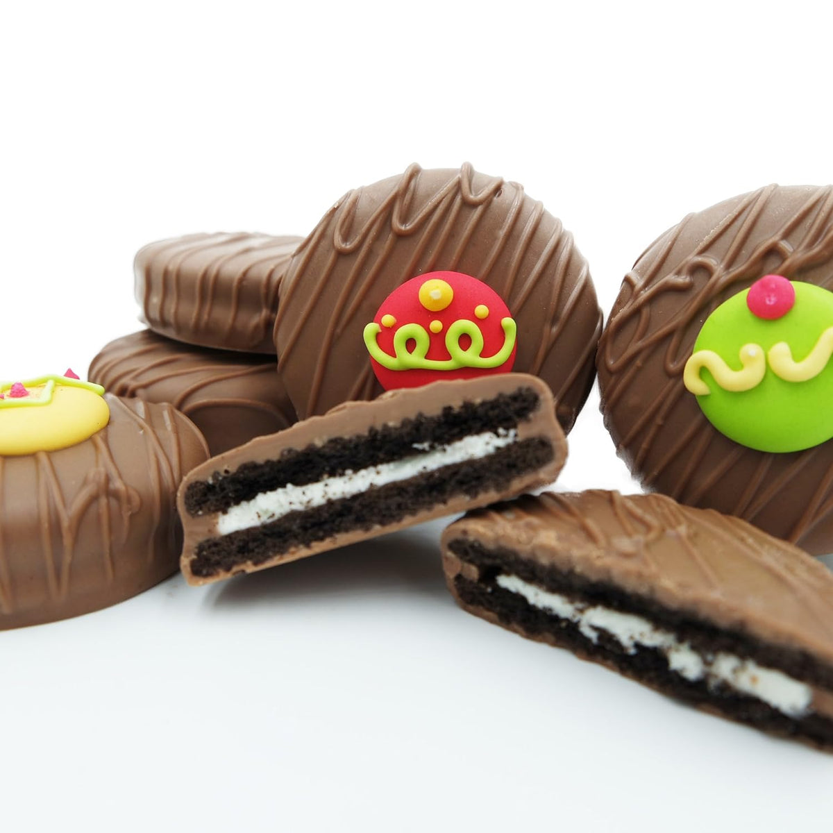 Philadelphia Candies Holiday Ornament Creme Filled Sandwich Cookies, M